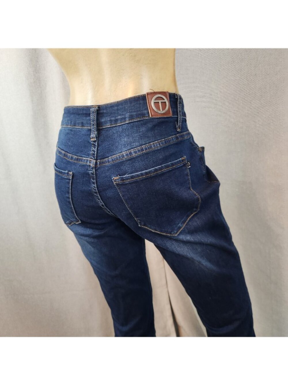 Tahari Amelia Dark Blue Wash Skinny Leg Denim Blue Jeans Size 8 MEDIUM 31 Wx27 I - Picture 6 of 8